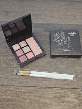 NEW Flirtique Eyeshadow & Cheek Palette — Pink Mauve Mix + 2 Brushes